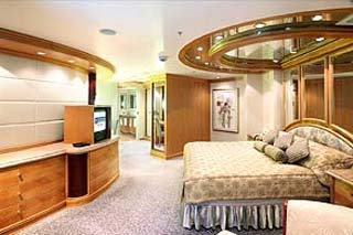 Suite cabin on Grandeur of the Seas