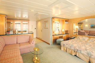 Suite cabin on Vision of the Seas
