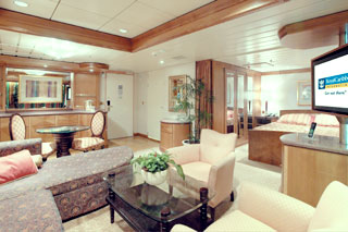 Suite cabin on Voyager of the Seas