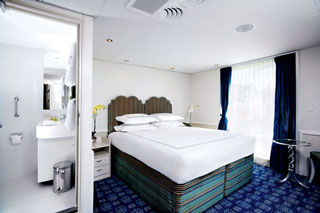 Balcony cabin on River Victoria